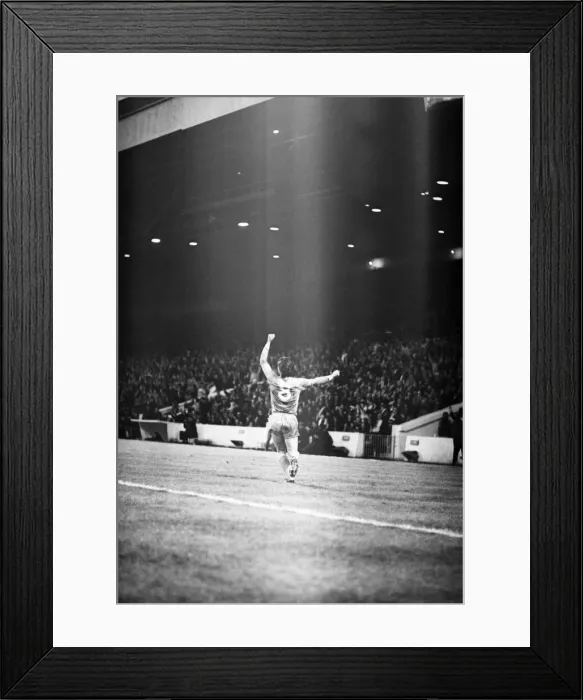 Framed Print : Manchester City 4 v. Swansea 0. November 1981 MF04-01-067 Framed Print : Manchester City 4 v. Swansea 0. November 1981 MF04-01-067