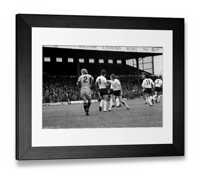 Framed Print : Bolton Wanderers 3 v. Cambridge United 4. Division 2 Football. October 1981 MF04-05-003
