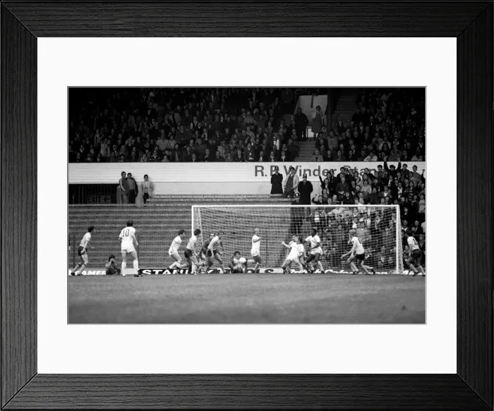 Framed Print : Leeds United 1 v. Sunderland 0. Division 1 Football. October 1981 MF04-06-048 Framed Print : Leeds United 1 v. Sunderland 0. Division 1 Football. October 1981 MF04-06-048