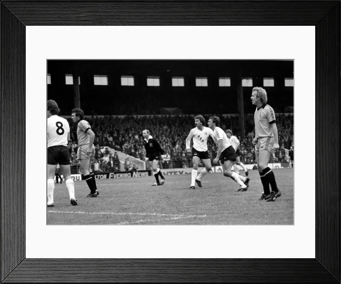 Framed Print : Bolton Wanderers 3 v. Cambridge United 4. Division 2 Football. October 1981 MF04-05-013