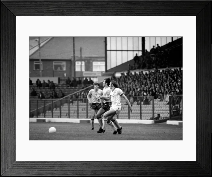 Framed Print : Leeds United 1 v. Sunderland 0. Division 1 Football. October 1981 MF04-06-045 Framed Print : Leeds United 1 v. Sunderland 0. Division 1 Football. October 1981 MF04-06-045