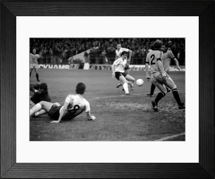 Framed Print : Bolton Wanderers 3 v. Cambridge United 4. Division 2 Football. October 1981 MF04-05-043