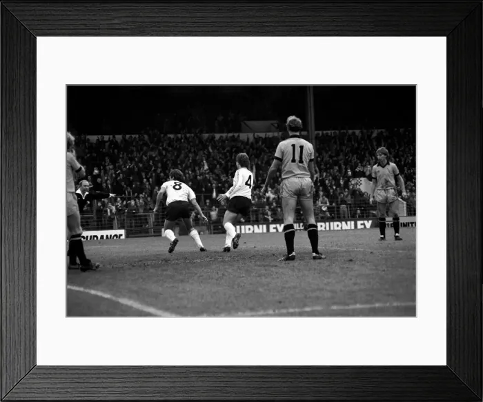 Framed Print : Bolton Wanderers 3 v. Cambridge United 4. Division 2 Football. October 1981 MF04-05-050