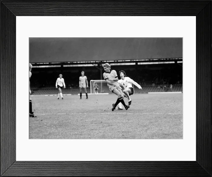 Framed Print : Bolton Wanderers 3 v. Cambridge United 4. Division 2 Football. October 1981 MF04-05-016 Framed Print : Bolton Wanderers 3 v. Cambridge United 4. Division 2 Football. October 1981 MF04-05-016