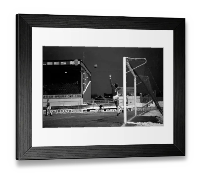 Framed Print : Oldham 3 v. Leyton Orient 2. Division 2 Football. December 1981 MF04-02-041 Framed Print : Oldham 3 v. Leyton Orient 2. Division 2 Football. December 1981 MF04-02-041
