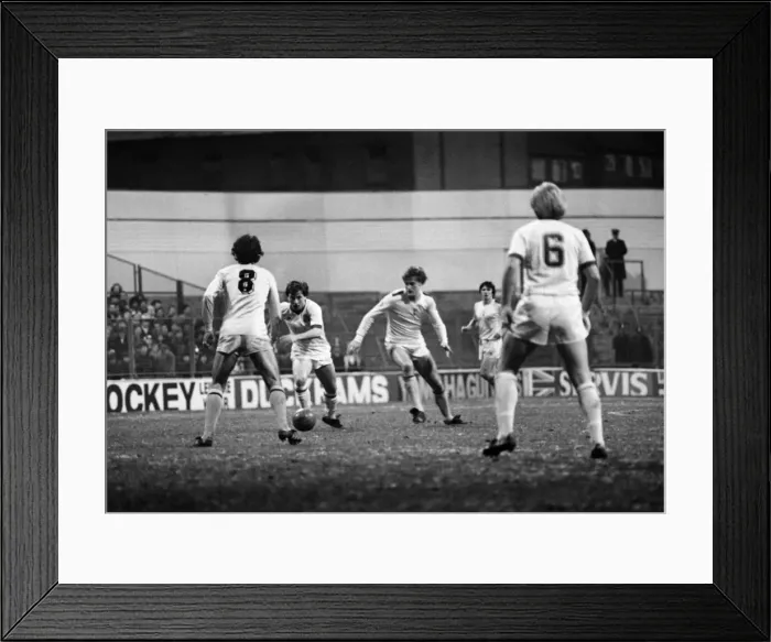 Framed Print : Leeds United 0 v. Tottenham Hotspur 0. Decemebr 1981 MF04-04-001 Framed Print : Leeds United 0 v. Tottenham Hotspur 0. Decemebr 1981 MF04-04-001