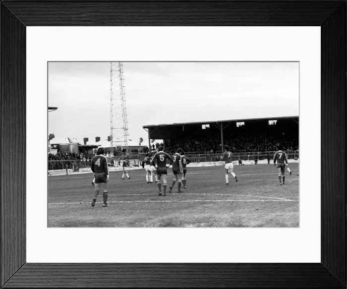 Framed Print : Oldham 3 v. Leyton Orient 2. Division 2 Football. December 1981 MF04-02-053 Framed Print : Oldham 3 v. Leyton Orient 2. Division 2 Football. December 1981 MF04-02-053