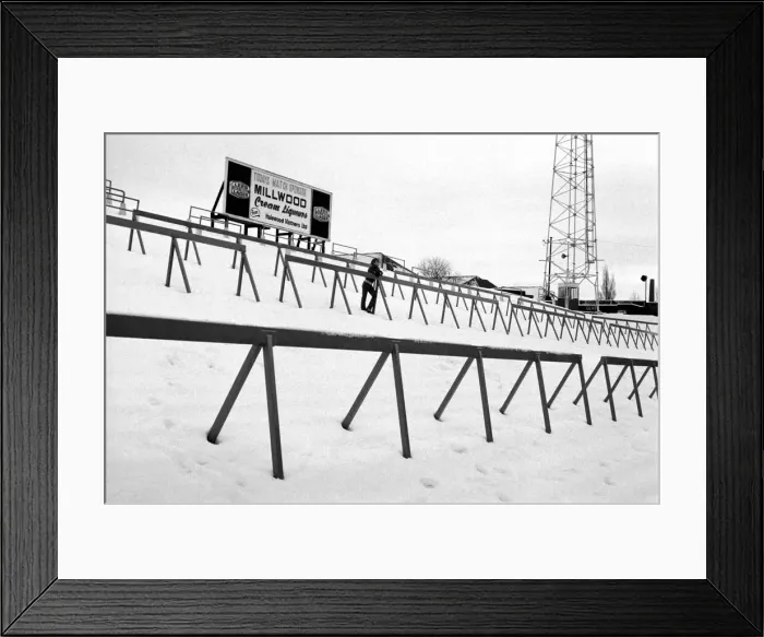 Framed Print : Oldham 3 v. Leyton Orient 2. Division 2 Football. December 1981 MF04-02-056 Framed Print : Oldham 3 v. Leyton Orient 2. Division 2 Football. December 1981 MF04-02-056