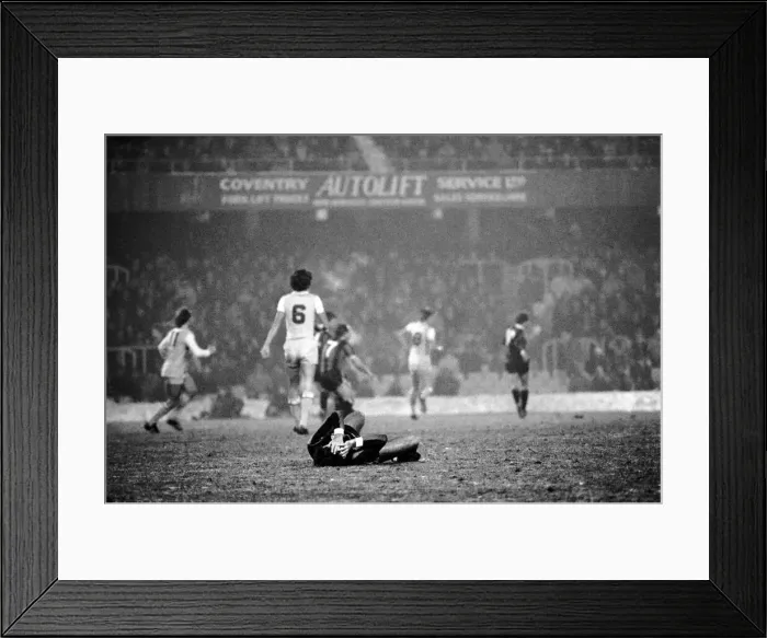 Framed Print : Coventry 0 v. Manchester City 1. December 1981 MF04-03-013 Framed Print : Coventry 0 v. Manchester City 1. December 1981 MF04-03-013