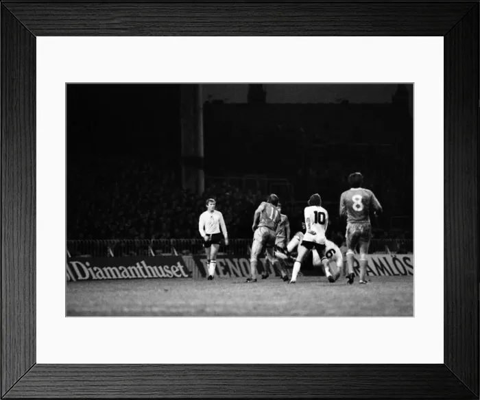 Framed Print : Manchester City 4 v. Swansea 0. November 1981 MF04-01-039