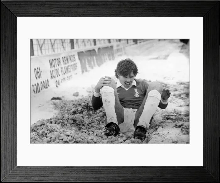 Framed Print : Oldham 3 v. Leyton Orient 2. Division 2 Football. December 1981 MF04-02-051 Framed Print : Oldham 3 v. Leyton Orient 2. Division 2 Football. December 1981 MF04-02-051