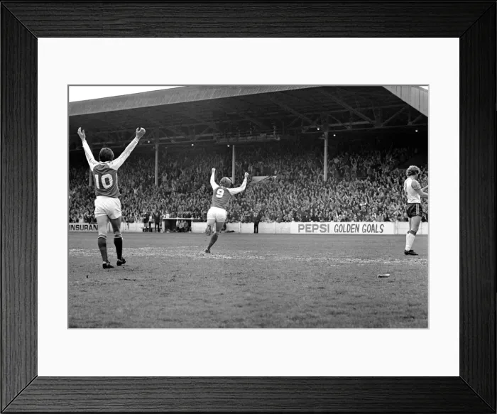 Framed Print : Rotherham 2 v. Luton 2. April 1982 MF06-38 Local Caption Division 2 Football Framed Print : Rotherham 2 v. Luton 2. April 1982 MF06-38 Local Caption Division 2 Football