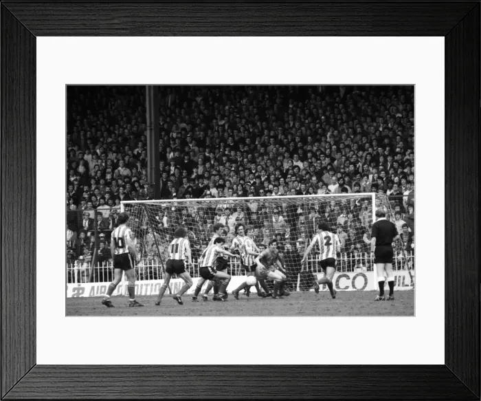 Framed Print : Sheffield Utd 0 v. Bournemouth 0. April 1982 MF06-39-033 Local Caption Division 4
