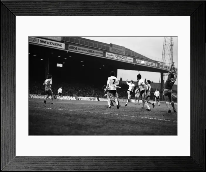 Framed Print : Manchester City 4 v. Swansea 0. November 1981 MF04-01-020 Framed Print : Manchester City 4 v. Swansea 0. November 1981 MF04-01-020