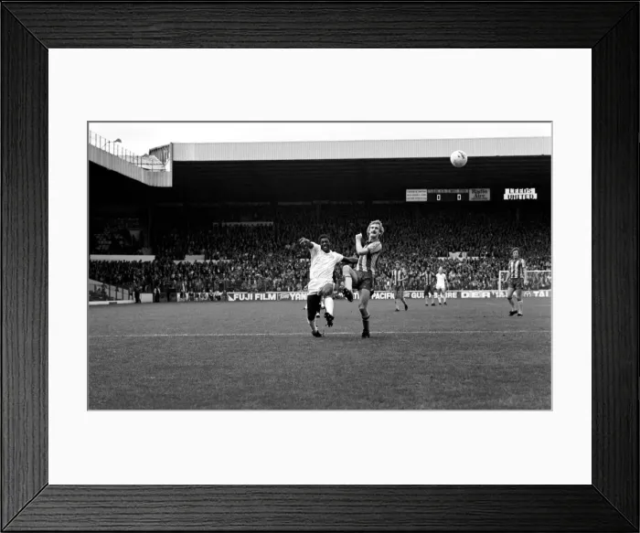 Framed Print : Leeds Unitd 3 v. West Bromwich Albion 1. October 1981 MF03-24-007