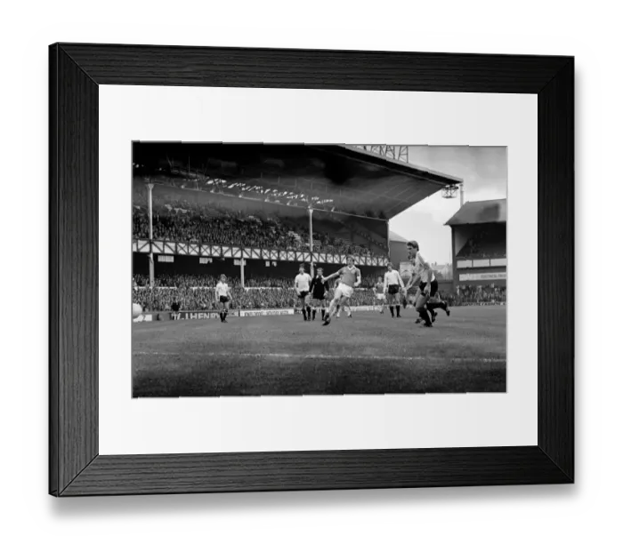Framed Print : Everton 2 v. Ipswich 1. October 1981 MF03-23-021 Local Caption Division 1 Framed Print : Everton 2 v. Ipswich 1. October 1981 MF03-23-021 Local Caption Division 1