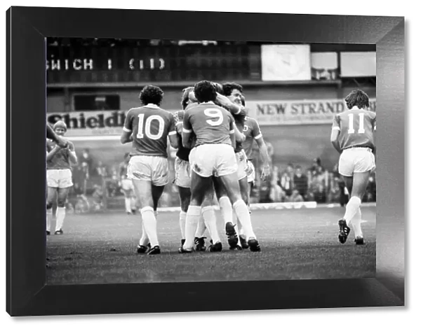 Everton 2 v. Ipswich 1. October 1981 MF03-23-015 Local Caption Division 1