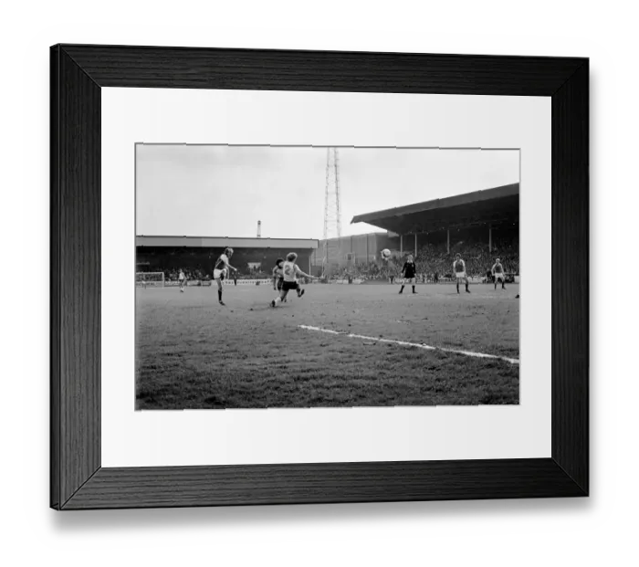 Framed Print : Rotherham 2 v. Luton 2. April 1982 MF06-38-036 Local Caption Division 2 Football