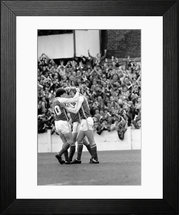 Framed Print : Rotherham 2 v. Luton 2. April 1982 MF06-38-031 Local Caption Division 2 Football Framed Print : Rotherham 2 v. Luton 2. April 1982 MF06-38-031 Local Caption Division 2 Football