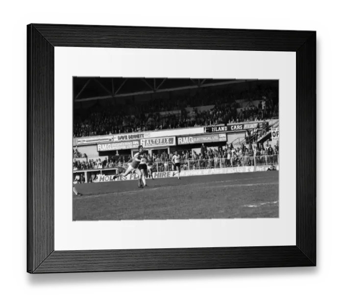 Framed Print : Wrexham 0 v. Barnsley 0. April 1982 MF06-34-034 Local Caption Division 2 Football Framed Print : Wrexham 0 v. Barnsley 0. April 1982 MF06-34-034 Local Caption Division 2 Football