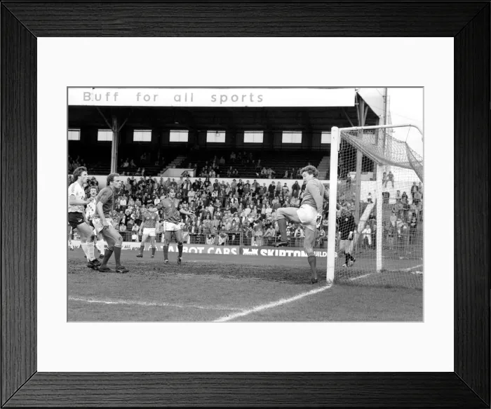 Framed Print : Bolton Wanderers 0 v. Crystal Palace 0. April 1982 MF06-36-037 Local Caption