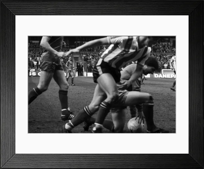 Framed Print : Sheffield Utd 0 v. Bournemouth 0. April 1982 MF06-39-006 Local Caption Division 4
