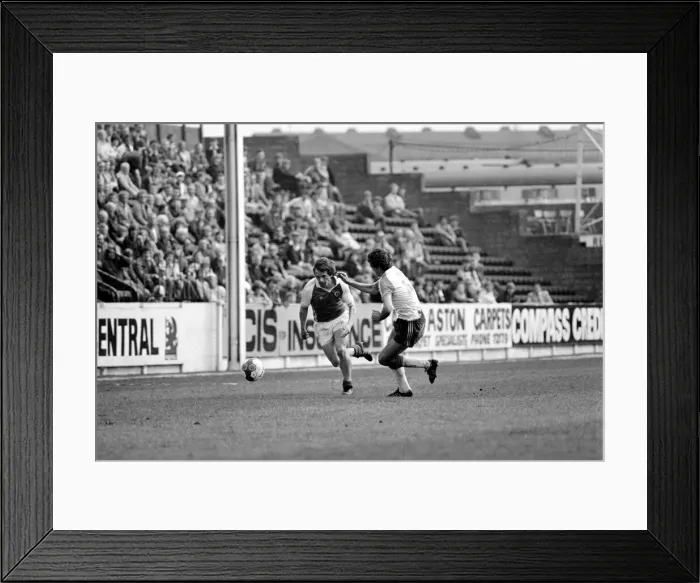 Framed Print : Rotherham 2 v. Luton 2. April 1982 MF06-38-028 Local Caption Division 2 Football Framed Print : Rotherham 2 v. Luton 2. April 1982 MF06-38-028 Local Caption Division 2 Football