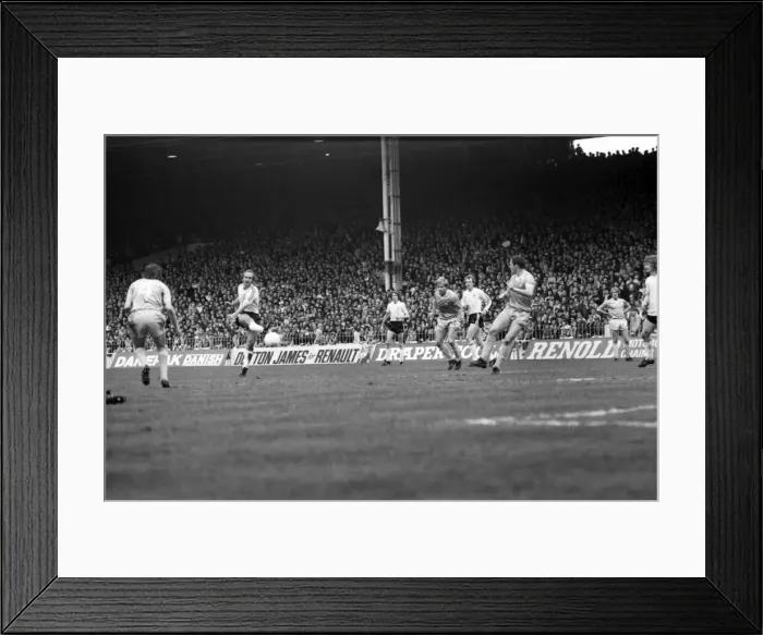 Framed Print : Manchester City 1 v. Ipswich 1. April 1982 MF06-37-003 Framed Print : Manchester City 1 v. Ipswich 1. April 1982 MF06-37-003