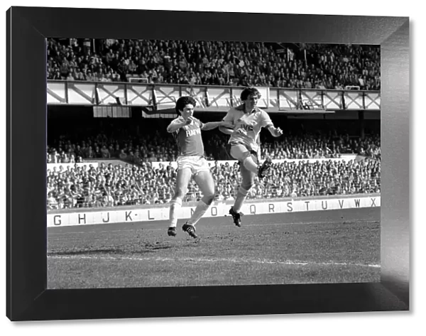 Everton 2 v. Arsenal 1. April 1982 MF06-35-001 Local Caption Division 1 Football