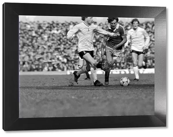 Manchester United 2 v. Tottenham Hotspur 0. April 1982 MF06-32-065 Local Caption