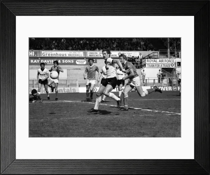 Framed Print : Wrexham 0 v. Barnsley 0. April 1982 MF06-34-021 Local Caption Division 2 Football Framed Print : Wrexham 0 v. Barnsley 0. April 1982 MF06-34-021 Local Caption Division 2 Football
