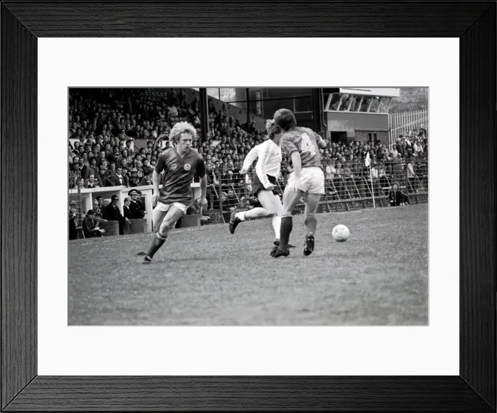 Framed Print : Bolton Wanderers 0 v. Crystal Palace 0. April 1982 MF06-36-001 Local Caption Framed Print : Bolton Wanderers 0 v. Crystal Palace 0. April 1982 MF06-36-001 Local Caption