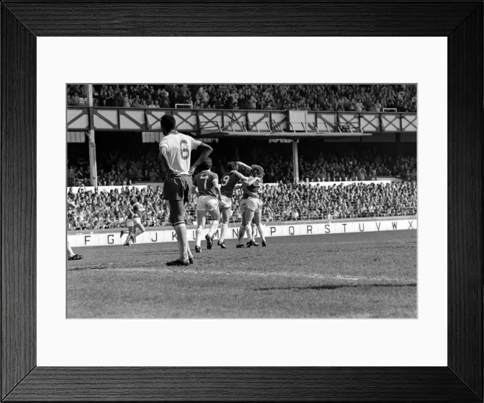 Framed Print : Everton 2 v. Arsenal 1. April 1982 MF06-35-005 Local Caption Division 1 Football Framed Print : Everton 2 v. Arsenal 1. April 1982 MF06-35-005 Local Caption Division 1 Football