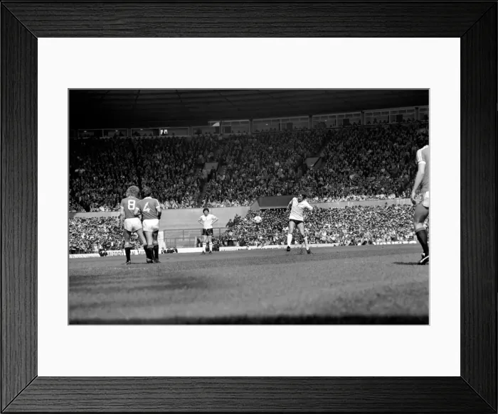 Framed Print : Manchester United 2 v. Tottenham Hotspur 0. April 1982 MF06-32-012 Local Caption Framed Print : Manchester United 2 v. Tottenham Hotspur 0. April 1982 MF06-32-012 Local Caption