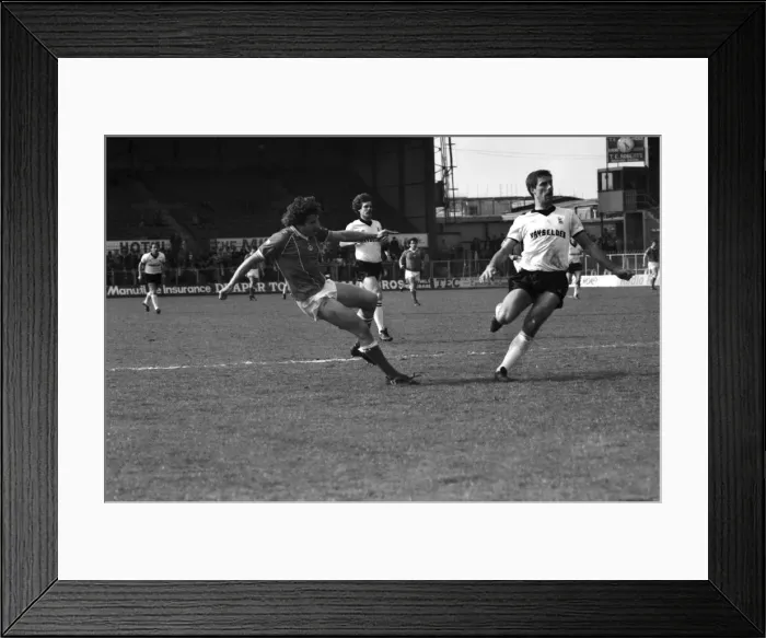 Framed Print : Wrexham 0 v. Barnsley 0. April 1982 MF06-34-032 Local Caption Division 2 Football