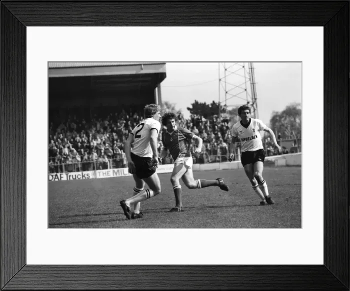 Framed Print : Wrexham 0 v. Barnsley 0. April 1982 MF06-34-038 Local Caption Division 2 Football