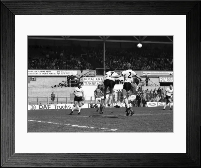 Framed Print : Wrexham 0 v. Barnsley 0. April 1982 MF06-34-003 Local Caption Division 2 Football Framed Print : Wrexham 0 v. Barnsley 0. April 1982 MF06-34-003 Local Caption Division 2 Football