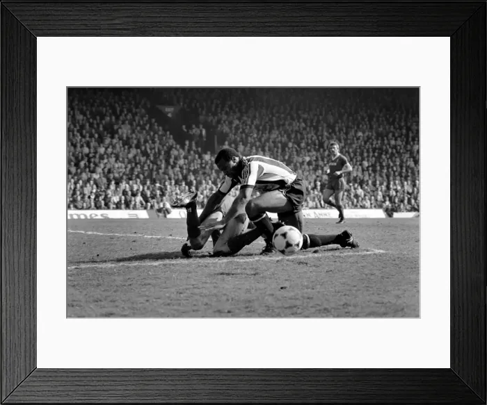 Framed Print : Liverpool 1 v. West Bromwich Albion 0. April 1982 MF06-31-033 Local Caption Framed Print : Liverpool 1 v. West Bromwich Albion 0. April 1982 MF06-31-033 Local Caption