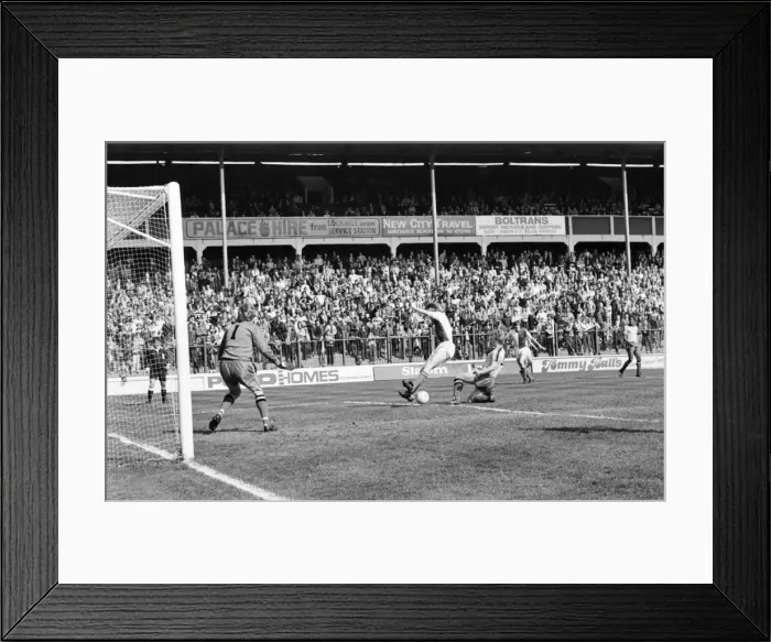 Framed Print : Blackburn Rovers 1 v. Watford 2. April 1982 MF06-29-004 Local Caption Division 1 Framed Print : Blackburn Rovers 1 v. Watford 2. April 1982 MF06-29-004 Local Caption Division 1