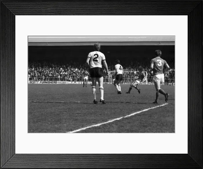 Framed Print : Wrexham 0 v. Barnsley 0. April 1982 MF06-34-022 Local Caption Division 2 Football