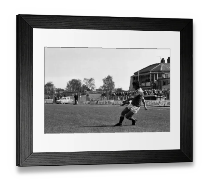 Framed Print : Wrexham 0 v. Barnsley 0. April 1982 MF06-34-019 Local Caption Division 2 Football