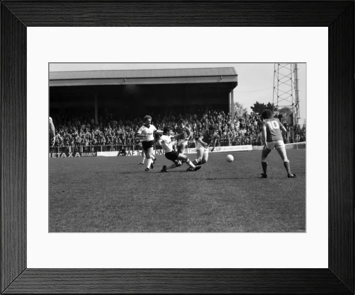 Framed Print : Wrexham 0 v. Barnsley 0. April 1982 MF06-34-017 Local Caption Division 2 Football Framed Print : Wrexham 0 v. Barnsley 0. April 1982 MF06-34-017 Local Caption Division 2 Football