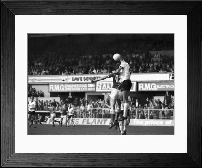 Framed Print : Wrexham 0 v. Barnsley 0. April 1982 MF06-34-011 Local Caption Division 2 Football Framed Print : Wrexham 0 v. Barnsley 0. April 1982 MF06-34-011 Local Caption Division 2 Football