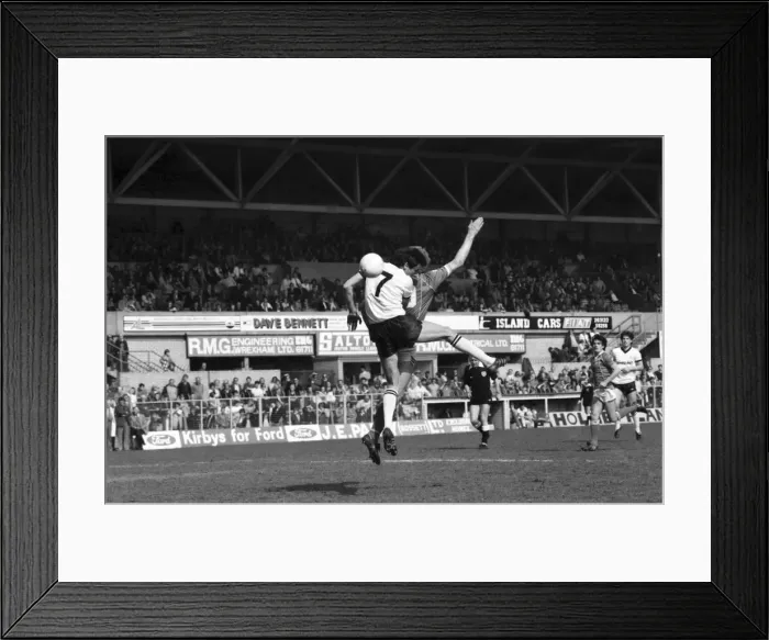 Framed Print : Wrexham 0 v. Barnsley 0. April 1982 MF06-34-015 Local Caption Division 2 Football