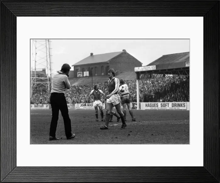 Framed Print : Rotherham United 1 v. Queens Park Rangers 0. March 1982 MF06-20-018 Local Caption Framed Print : Rotherham United 1 v. Queens Park Rangers 0. March 1982 MF06-20-018 Local Caption