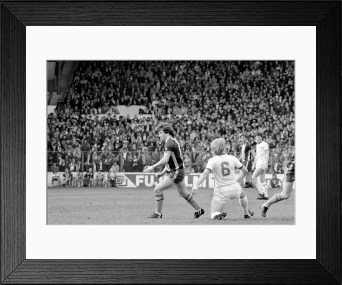 Framed Print : Leeds United 1 v. Southampton 3. April 1982 MF06-30 Local Caption Division 1 Framed Print : Leeds United 1 v. Southampton 3. April 1982 MF06-30 Local Caption Division 1
