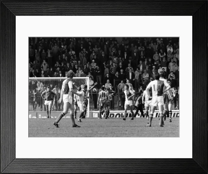Framed Print : Blackburn Rovers 1 v. Watford 2. April 1982 MF06-29-052 Local Caption Division 1 Framed Print : Blackburn Rovers 1 v. Watford 2. April 1982 MF06-29-052 Local Caption Division 1