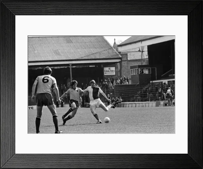 Framed Print : Blackburn Rovers 1 v. Watford 2. April 1982 MF06-29-054 Local Caption Division 1 Framed Print : Blackburn Rovers 1 v. Watford 2. April 1982 MF06-29-054 Local Caption Division 1