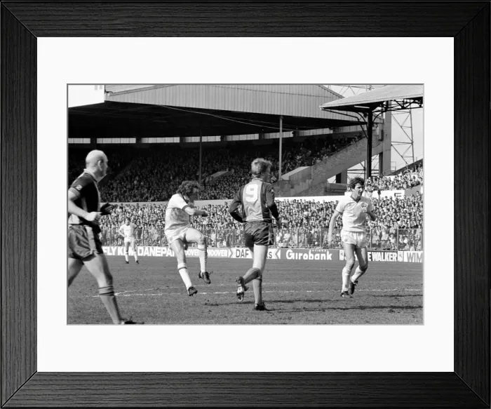 Framed Print : Leeds United 1 v. Southampton 3. April 1982 MF06-30-001 Local Caption Division 1 Framed Print : Leeds United 1 v. Southampton 3. April 1982 MF06-30-001 Local Caption Division 1
