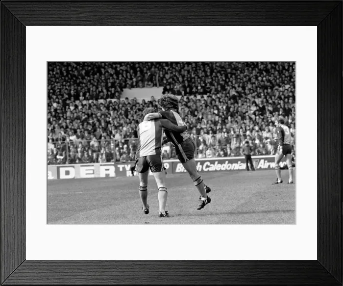 Framed Print : Leeds United 1 v. Southampton 3. April 1982 MF06-30-026 Local Caption Division 1 Framed Print : Leeds United 1 v. Southampton 3. April 1982 MF06-30-026 Local Caption Division 1